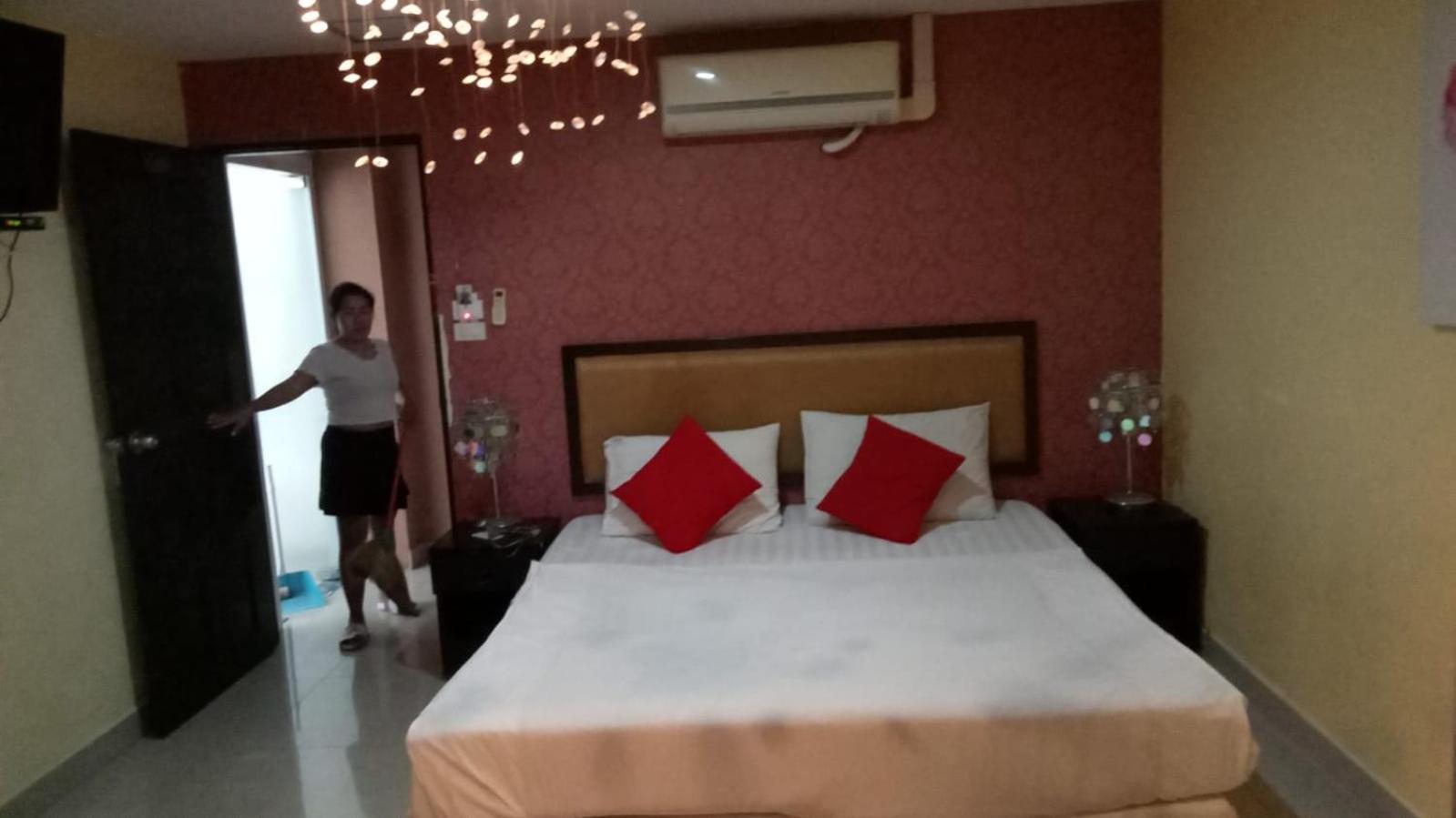 Lucky Inn Suites Pattaya Oda fotoğraf